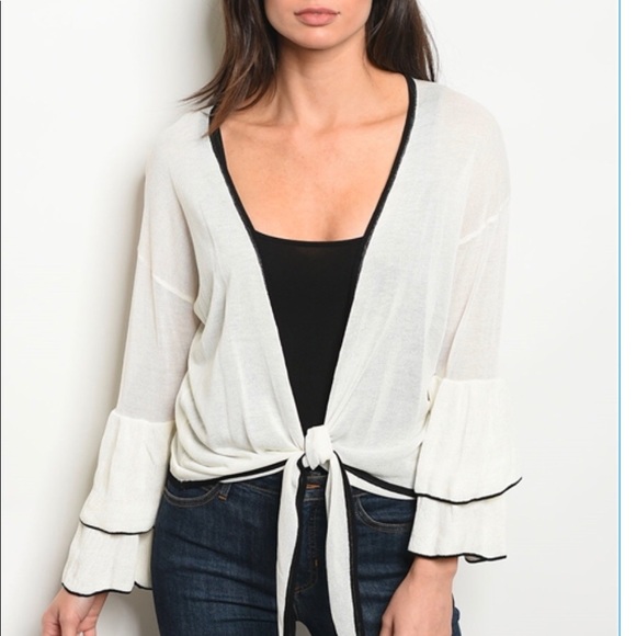 Sale! Ivory and black Top - Picture 5 of 6